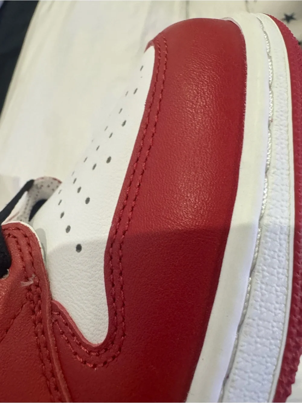 Nike Men’s Low Top Sneaker - White/Red/Black